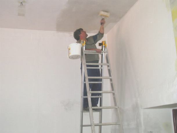 Покраска стен и потолка из гипсокартона