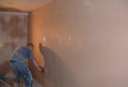 Как убрать краску со стен?